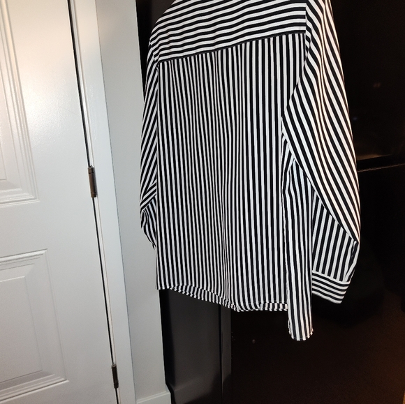 Blouse - Picture 4 of 6